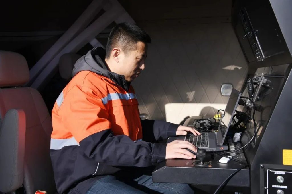 Zhanghao's teamate was in JOUAV's mobile command and control vehicle