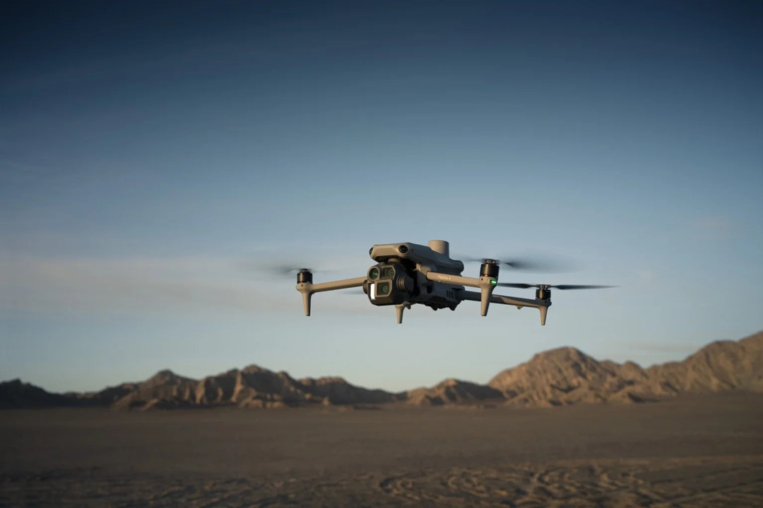 DJI Mavic 4